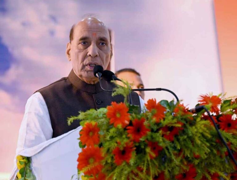 राजनाथ सिंह ने सीएम योगी की दूरदर्शिता और विकासशील नेतृत्व को सराहा