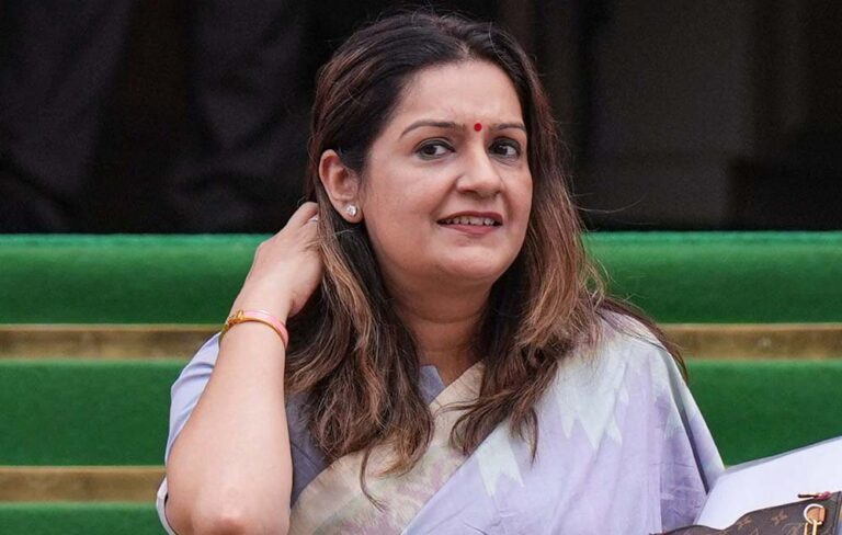 बिहार चुनाव सर्वे में NDA की बढ़त, प्रियंका चतुर्वेदी ने किया प्रतिक्रिया व्यक्त