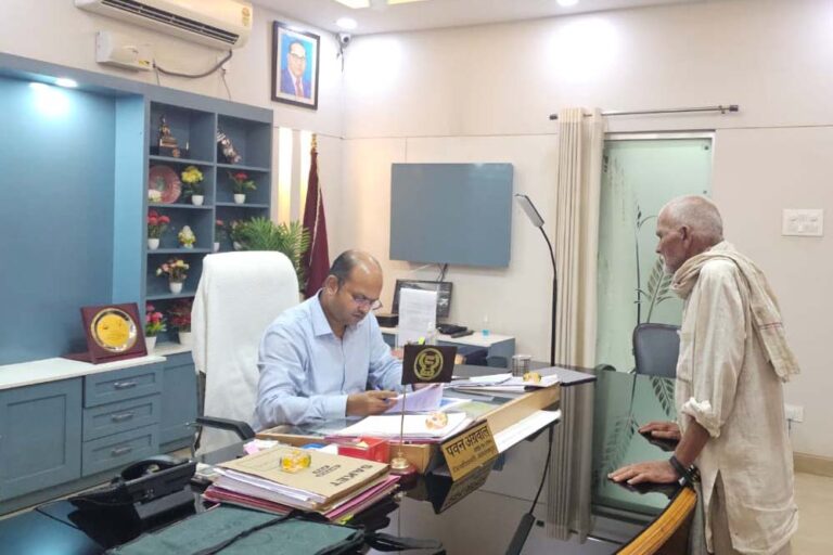 आईजीआरएस रैंकिंग में लखीमपुर खीरी ने मारी बाजी, बलरामपुर ने हासिल किया दूसरा स्थान