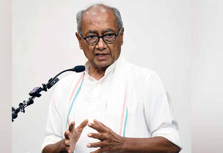 दिग्विजय सिंह का आह्वान: विधायक-सांसद दें पार्टी को आर्थिक सहयोग, भारत जोड़ो जैसी यात्रा निकालने का सुझाव