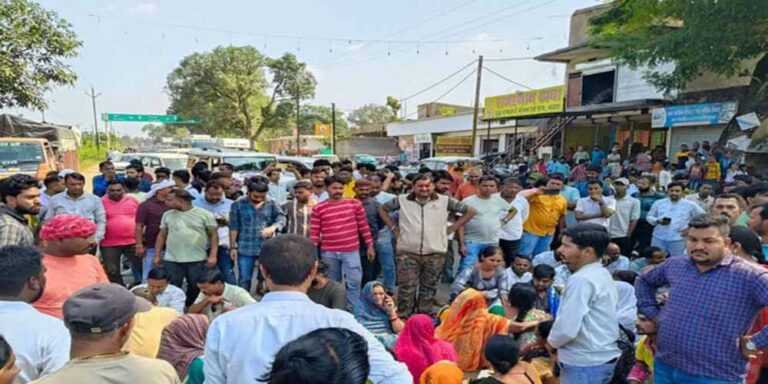शहडोल में दर्दनाक वारदात: दो भाइयों की हत्या से शहर में मची हड़कंप, लोग सड़कों पर उतरे!