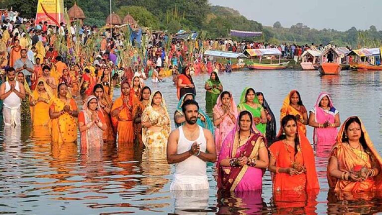 नहाय-खाय से शुरू हुआ छठ महापर्व, अगस्त का फूल पहुंचा 1000 रुपये किलो!