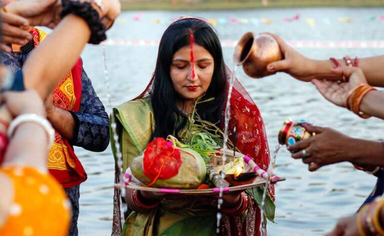 Chhath Puja 2025: 36 घंटे का निर्जला व्रत रखने से पहले जानें ये सेहत मंत्र, वरना बिगड़ सकती है तबीयत!