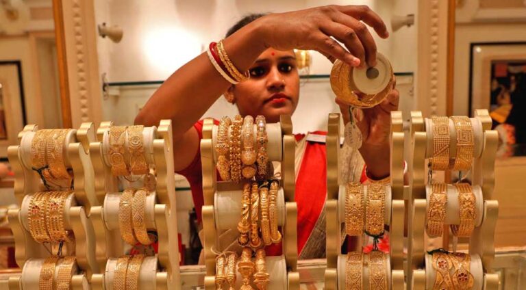 वेदों में वर्णित सोने की महिमा, आज भी मिडिल क्लास के लिए जरूरी निवेश