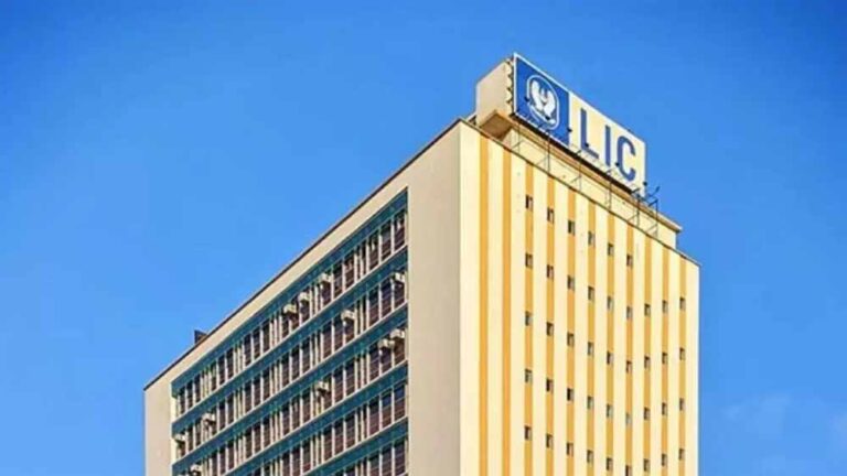 अडानी ग्रुप पर अमेरिका का बड़ा दांव, LIC ने पीछे हटकर छोड़ा रास्ता