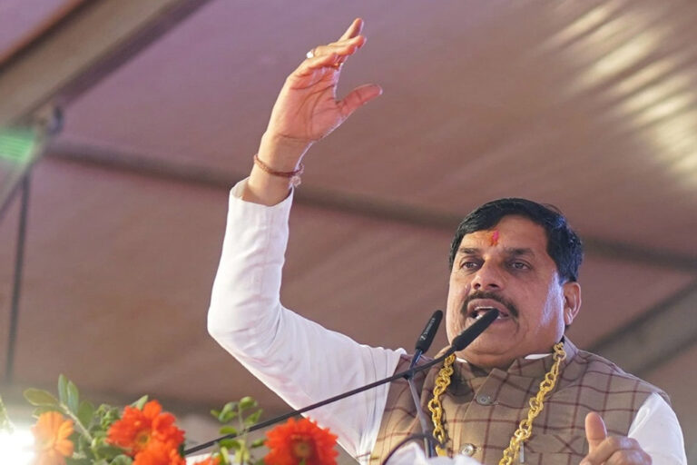 बिहार में चुनावी रैली के दौरान बोले CM मोहन यादव – कांग्रेस ने युवाओं की योग्यता का गला घोंटा