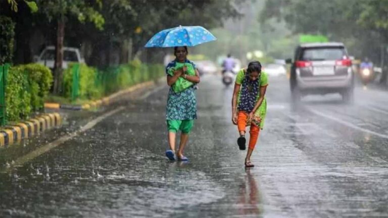चक्रवात ‘शक्ति’ 100 KM/H की रफ्तार से आगे बढ़ा, इन राज्यों में भारी बारिश का अलर्ट जारी