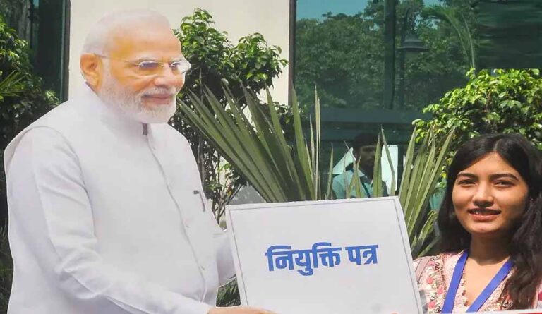 पीएम मोदी से नियुक्ति पत्र पाकर झूमे युवा, बोले– अब ‘विकसित भारत’ का हिस्सा बनने का सपना हुआ पूरा