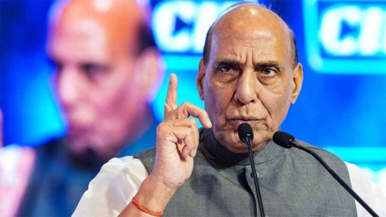 रक्षा मंत्री राजनाथ सिंह बोले — दस साल पहले कल्पना भी नहीं थी, यूपी बनेगा औद्योगिक क्रांति का केंद्र