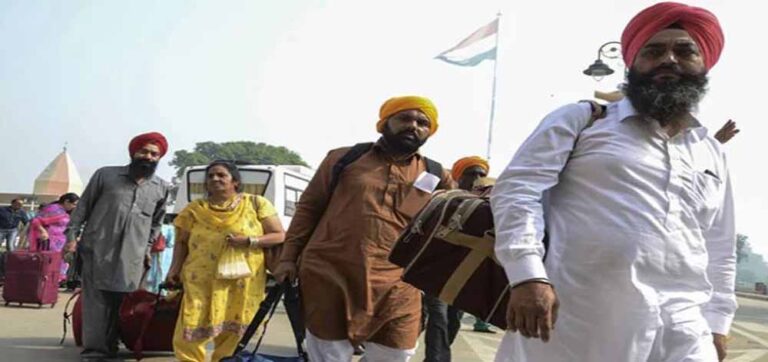 पाकिस्तान ने दी सौगात: 2100 से ज्यादा सिख श्रद्धालुओं को जारी किए वीजा