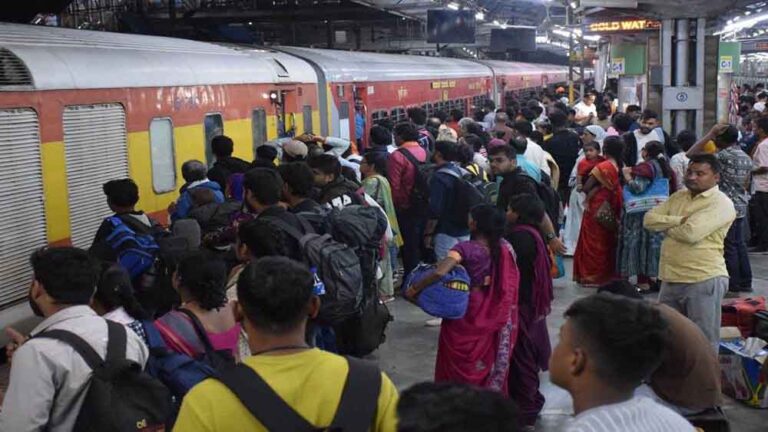 बिना टिकट यात्रा पड़ी भारी, कोर्ट ने सुनाई जेल की सजा