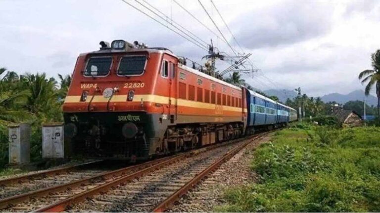 त्योहार पर घर जाने का सुनहरा मौका! इन ट्रेनों में अब भी खाली हैं सीटें, देखें पूरी लिस्ट