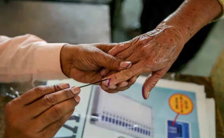 बिहार चुनाव 2025: 1 नवंबर से शुरू, वरिष्ठ नागरिक और दिव्यांग घर बैठे देंगे वोट