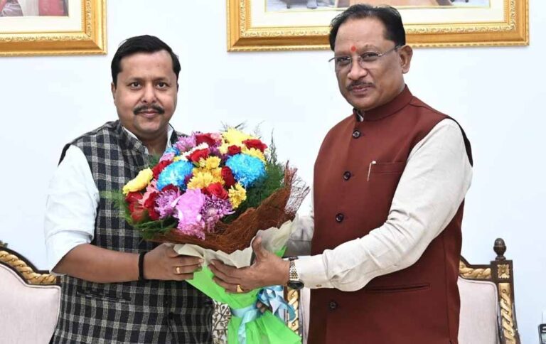 मुख्यमंत्री साय से बिहार के पथ निर्माण मंत्री नितिन नवीन ने की सौजन्य मुलाकात