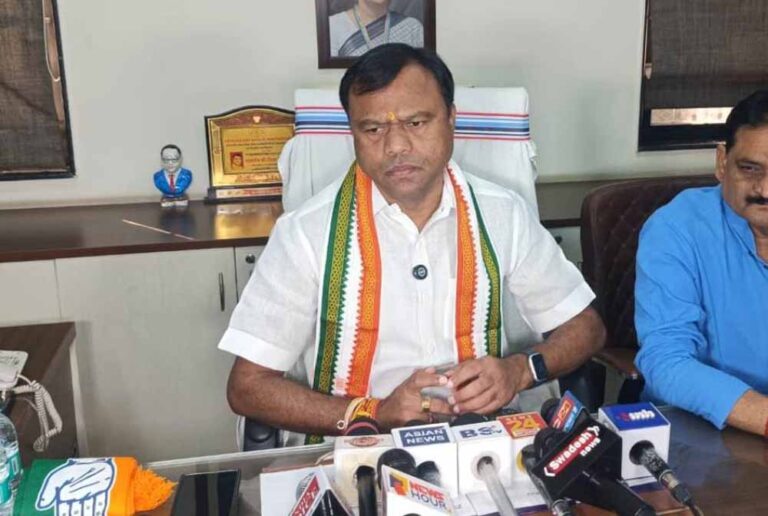 धान खरीदी में सुस्ती: PCC चीफ बैज का आरोप—सरकार की लापरवाही से किसान परेशान