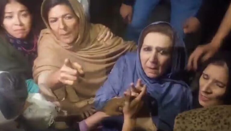 PAK में इमरान खान की बहनों के साथ दुर्व्यवहार, अलीमा-उजमा-नौरीन ने पुलिस अत्याचार का आरोप लगाया