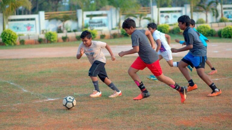 दिल्ली के स्कूलों में हवा खराब होने पर खेलकूद गतिविधियां बंद