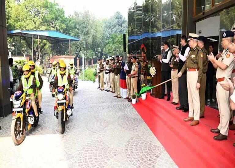दिल्ली पुलिस की फील्ड फोर्स मजबूत: बेड़े में शामिल हुई 55 नई पीसीआर वैन और 156 ओम्नी