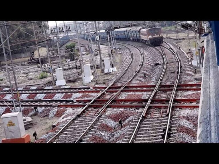 भारत का सबसे रहस्यमय रेल ट्रैक: जहाँ चारों दिशाओं से आती ट्रेनें कभी नहीं टकराती!