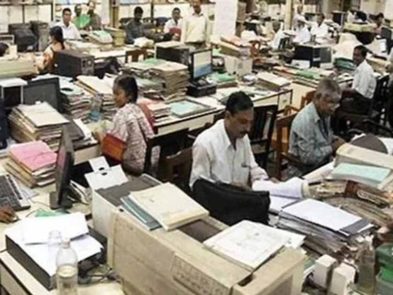 1 जनवरी से बदलेंगे कर्मचारियों की छुट्टियां, सरकार ने नोटिफिकेशन जारी किया