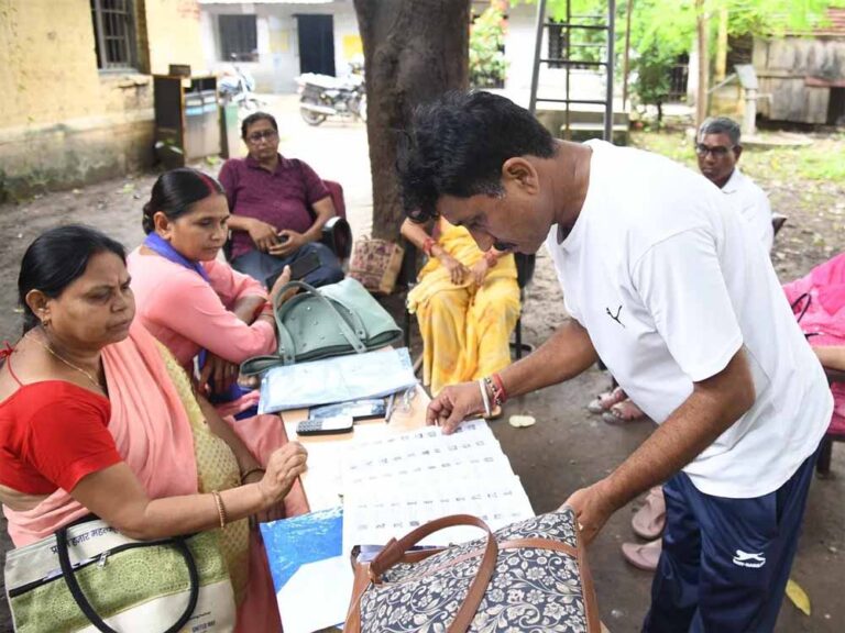 वोटर लिस्ट में ‘काजू-बादाम’ से लेकर ‘शेरनी’ तक! अजीबोगरीब नामों ने उड़ाए अधिकारियों के होश
