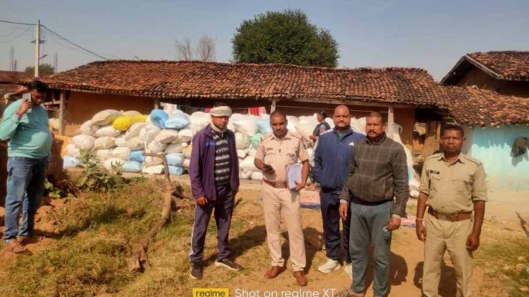 सीमावर्ती इलाके में बड़ी कार्रवाई: 1370 क्विंटल अवैध धान और 28 वाहन जब्त