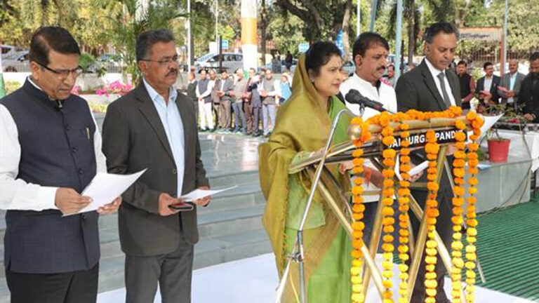 मंत्रालय में सुशासन दिवस मनाया गया, राज्य मंत्री स्वतंत्र प्रभार श्रीमती गौर ने दिलायी शपथ