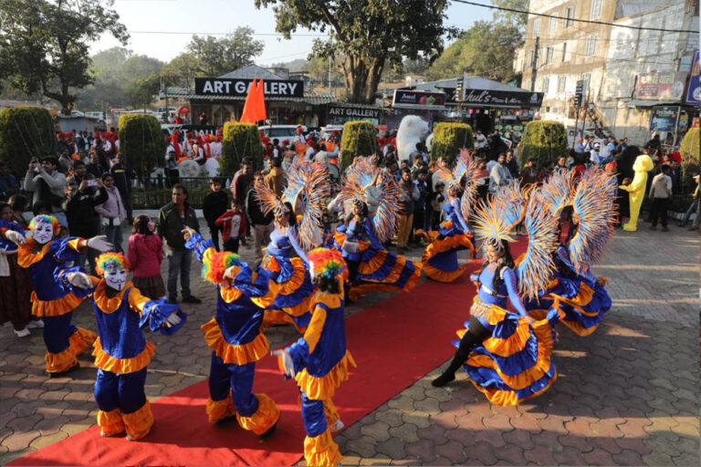 पचमढ़ी महोत्सव की धूम, कार्निवाल के साथ शुरू, 1 लाख से अधिक टूरिस्ट होंगे शामिल