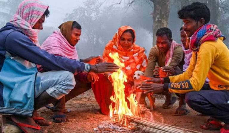 मौसम का प्रहार: यूपी में ठंड के साथ बारिश के आसार, 7 राज्यों में दोहरी मार