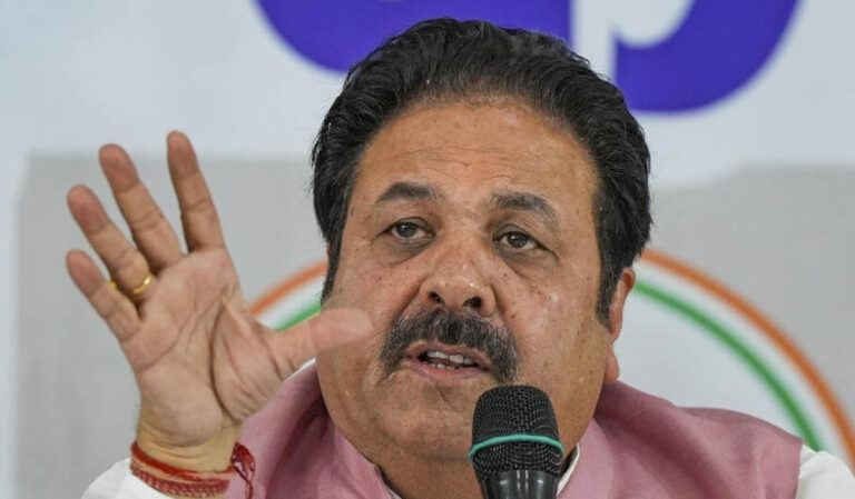 कांग्रेस नेता राजीव शुक्ला का शमाइल नदवी पर हमला: ‘संविधान के ऊपर कोई नहीं, कड़ी कार्रवाई होनी चाहिए’