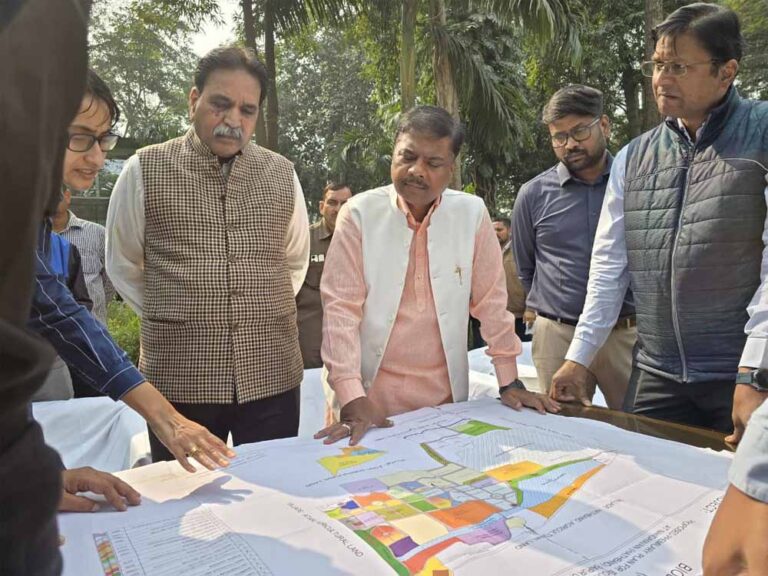 वन मंत्री केदार कश्यप ने नंदनवन-नंदन पक्षी विहार का किया निरीक्षण