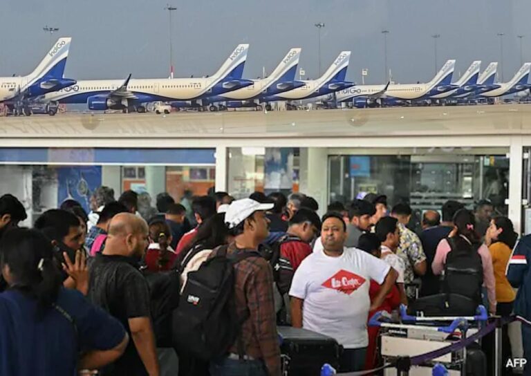 उड्डयन मंत्रालय ने इंडिगो को आदेश दिया: सभी यात्रियों को तत्काल रिफंड दें