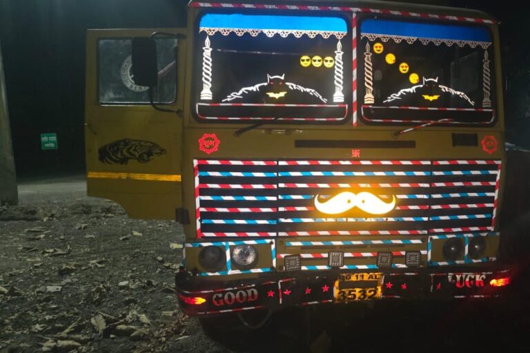 रायपुर : अवैध खनन और परिवहन पर जिला प्रशासन की सख्त कार्रवाई, 5 वाहन जब्त