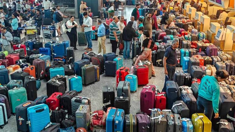 इंडिगो संकट पर अदालत सख्त: केंद्र से पूछा—आखिर जिम्मेदार कौन?