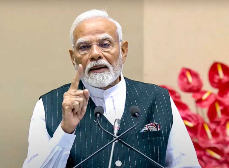 शीतकालीन सत्र 2025: पीएम मोदी ने कांग्रेस पर निशाना साधा, नेहरू की बात याद दिलाई