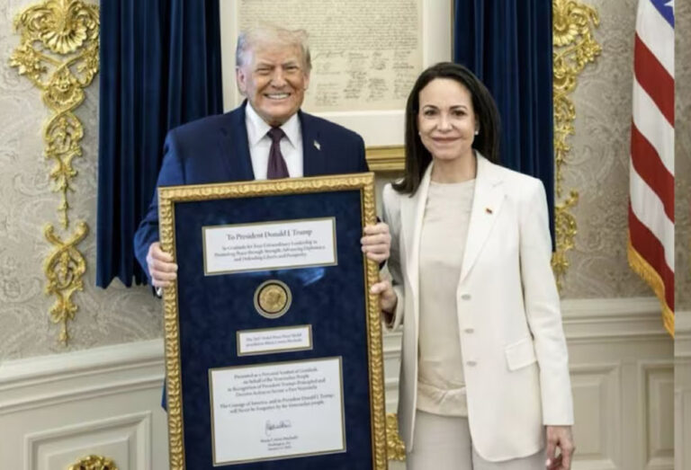 मचाडो ने ट्रंप को वेनेजुएला संकट के बीच भेंट किया अपना नोबेल पुरस्कार, व्हाइट हाउस में हुई मुलाकात