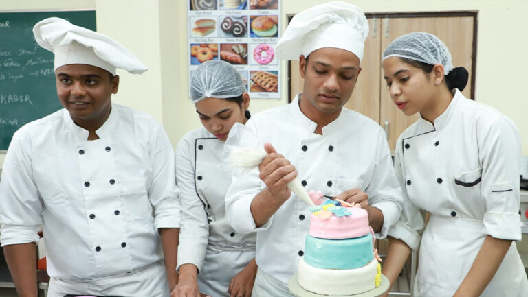 रायपुर : छत्तीसगढ़ के युवाओं के लिए सुनहरा अवसर, ओबेरॉय व हयात जैसे राष्ट्रीय स्तर के संस्थानों में मिलेगा कार्य करने का मौका