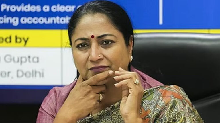 यमुना को फिर से दिल्ली की जीवनरेखा बनाएगी रेखा सरकार, एक्शन मोड में हुईं मुख्यमंत्री