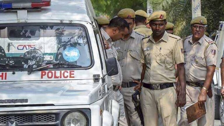 गणतंत्र दिवस से पहले दिल्ली पुलिस का बड़ा एक्शन, 94 स्थानों पर रेड, 70 गिरफ्तार