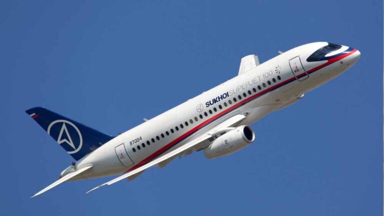 भारत बनाएगा ‘सुखोई’ जैसा विमान, रूसी कंपनी संग HAL की डील से सुपरजेट-100 पर मुहर