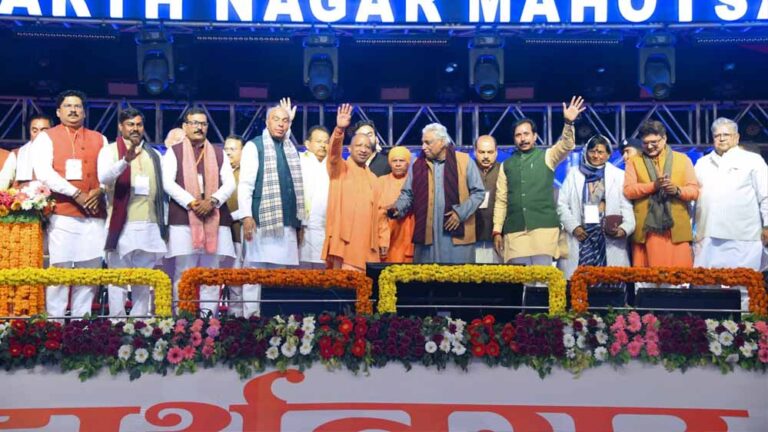 25 करोड़ की आबादी को परिवार मानकर बढ़ाया विकास अभियानः मुख्यमंत्री