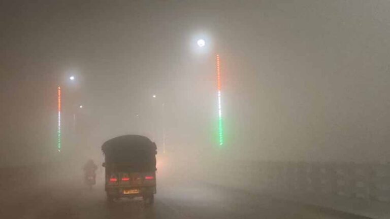 MP के 19 शहरों में कड़ाके की ठंड, राजगढ़ सबसे ठंडा: तापमान 3°C, सतना में दृश्यता सिर्फ 50 मीटर