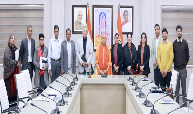 सभी अधिकारियों एवं कर्मचारियों के लिए कैपेसिटी बिल्डिंग कार्यक्रम को बनाएं अनिवार्य: मुख्यमंत्री योगी आदित्यनाथ