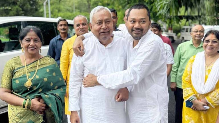 निशांत को कांग्रेस ने दिया न्योता, RJD ने नीतीश को बेटे से रिप्लेस करने की बताया साजिश