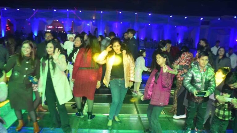 CG News: नए साल का भव्य स्वागत, आतिशबाजी और पार्टियों के साथ शुरू हुआ नववर्ष