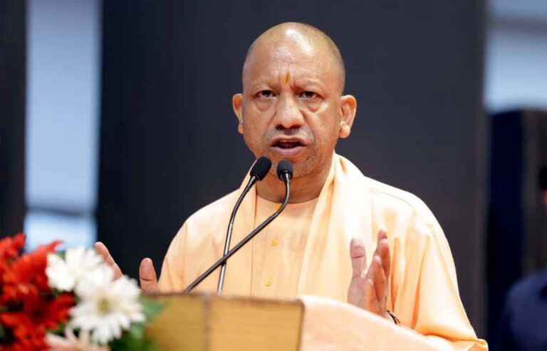 निर्माण श्रमिकों के हित में योगी सरकार की पहल, लेबर अड्डों पर लगे जागरूकता व पंजीयन शिविर