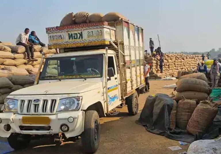 राजनांदगांव में डेढ़ करोड़ की अवैध धान जब्त, नाकेबंदी में पुलिस को मिली सफलता