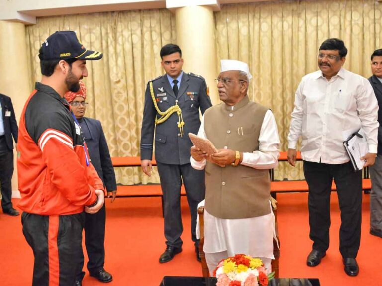 राज्यपाल बागडे से मिला कश्मीर का छात्र प्रतिनिधिमंडल, “एक भारत श्रेष्ठ भारत की आत्मा है कश्मीर”