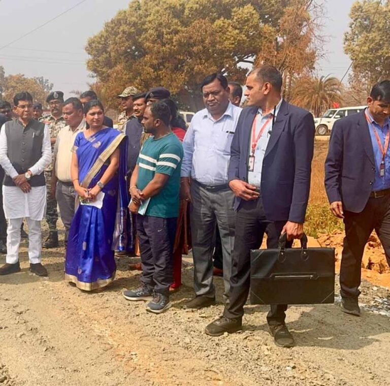 सड़क निर्माण कार्य गुणवत्ता युक्त और समय-सीमा में करें पूरा- मुख्यमंत्री श्री साय