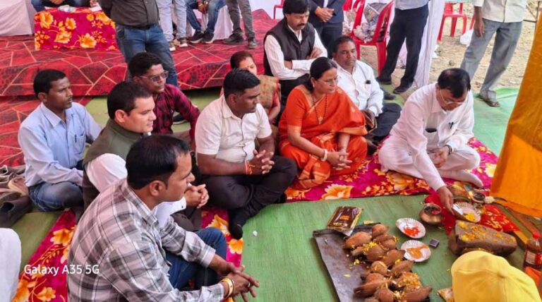 विकास को मिली नई गति: उद्योग मंत्री लखनलाल देवांगन एवं महापौर संजूदेवी राजपूत ने दोनों महत्वपूर्ण विकास कार्यों का किया भूमिपूजन